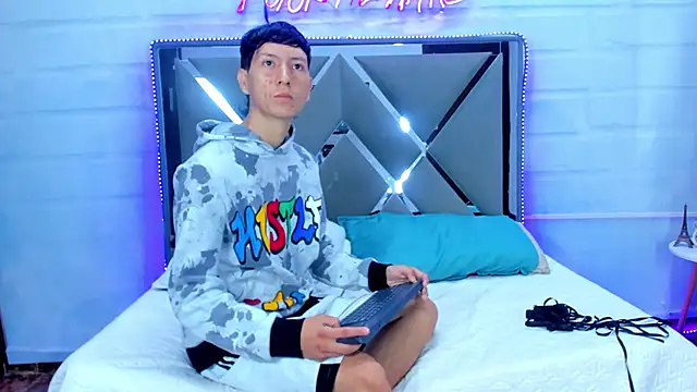 BunnyLove  online show from March 23, 2026, 12:03 am