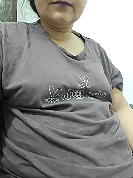 piryasharma005 online show from May 10, 2026, 8:19 am