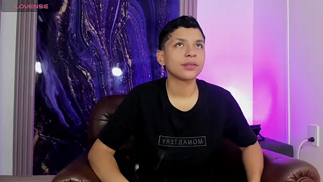 Snapshot of ale_clark chatting on January 15, 2026, 3:00 am ale clark online show from January 15, 2026, 3:00 am