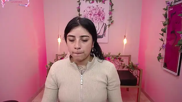 Snapshot of Adri_gomez_x chatting on July 16, 2026, 1:17 pm Adri gomez x online show from July 16, 2026, 1:17 pm
