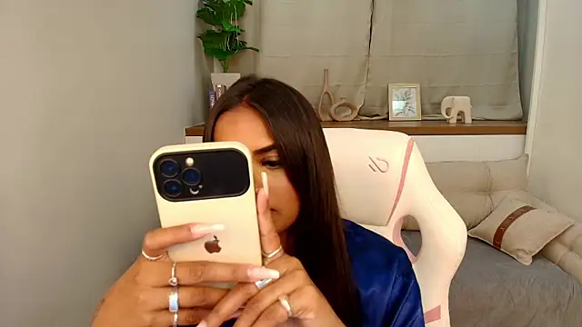 Paula Thomass online show from February 10, 2026, 7:51 pm