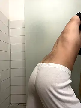 Snapshot of petiteyanel chatting on January 6, 2026, 7:50 pm petiteyanel online show from January 6, 2026, 7:50 pm