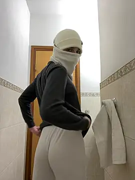 Snapshot of petiteyanel chatting on January 10, 2026, 7:04 pm petiteyanel online show from January 10, 2026, 7:04 pm