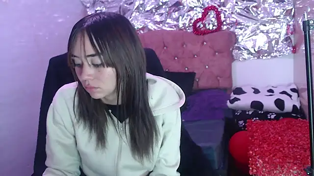 sofiaspring online show from March 4, 2026, 6:36 pm