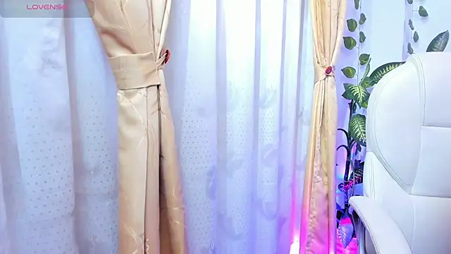 emily7  online show from March 17, 2026, 8:34 pm