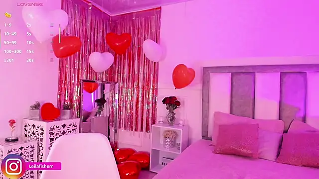 Leilafisherr online show from February 15, 2026, 10:06 pm