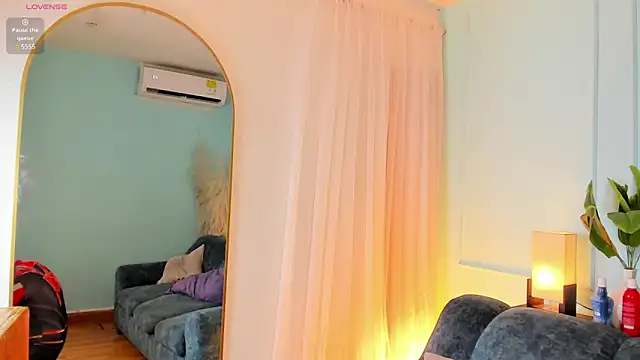 Nicki Ripperton online show from April 11, 2026, 4:17 am