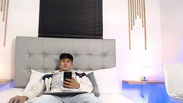 johnny blake  online show from February 6, 2026, 4:39 am