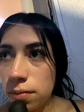 LunaSeduct online show from January 8, 2026, 11:18 pm