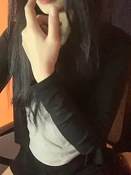 Jennybae23 online show from February 10, 2026, 6:12 pm