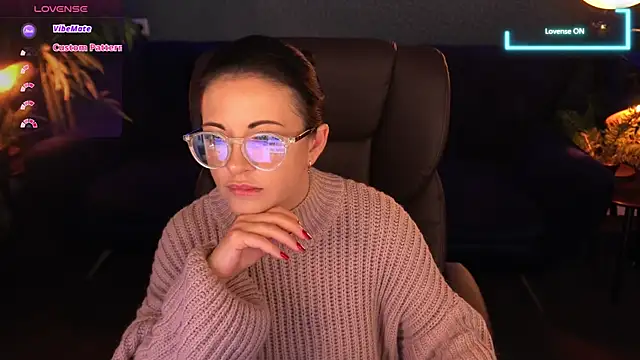 Dafni Monn online show from November 7, 2025, 6:57 am