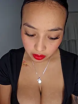 Snapshot of Angelmoon04 chatting on February 17, 2026, 12:51 am Angelmoon04 online show from February 17, 2026, 12:51 am