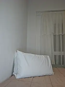 Snapshot of Angelmoon04 chatting on February 24, 2026, 1:58 am Angelmoon04 online show from February 24, 2026, 1:58 am