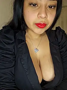 Snapshot of Angelmoon04 chatting on March 5, 2026, 1:45 am Angelmoon04 online show from March 5, 2026, 1:45 am