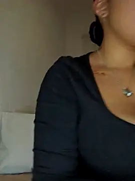 Snapshot of Angelmoon04 chatting on March 25, 2026, 3:23 am Angelmoon04 online show from March 25, 2026, 3:23 am