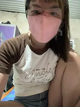 July-love online show from February 18, 2026, 2:02 pm