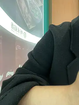 Snapshot of mi-ki1314 chatting on February 27, 2026, 4:01 am mi-ki1314 online show from February 27, 2026, 4:01 am