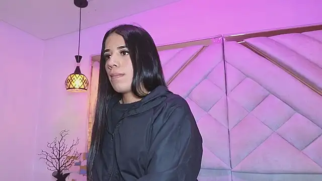 zoevg online show from March 30, 2026, 12:17 pm