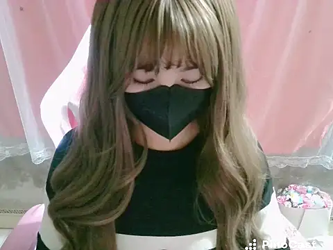 -Violet-t online show from June 25, 2026, 1:37 pm