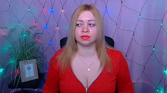 Snapshot of OliviaVerr chatting on February 2, 2026, 1:21 pm OliviaVerr online show from February 2, 2026, 1:21 pm