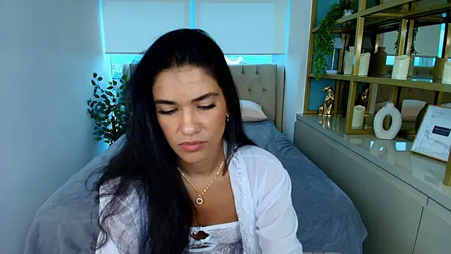 Maxine Spencer online show from February 2, 2026, 7:56 pm