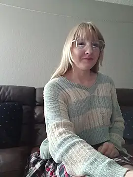 BunnySnowFlake online show from April 11, 2026, 11:09 pm