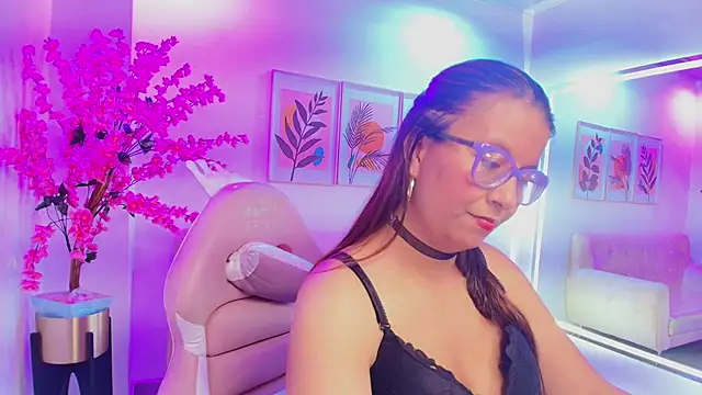 Amber  rouge online show from January 10, 2026, 3:52 am