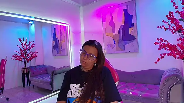 Amber  rouge online show from March 1, 2026, 3:14 pm