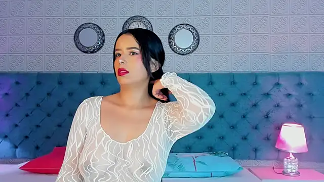 Snapshot of TinyRosee chatting on March 3, 2026, 8:04 pm TinyRosee online show from March 3, 2026, 8:04 pm