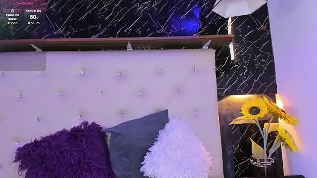 Renata blue online show from March 18, 2026, 9:40 pm