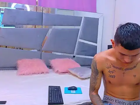 Scook Gray  online show from January 15, 2026, 8:56 pm