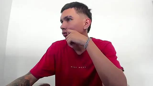 Scook Gray  online show from March 25, 2026, 4:24 pm