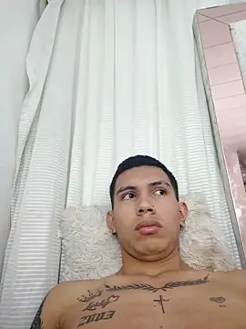 Scook Gray  online show from April 3, 2026, 3:43 pm