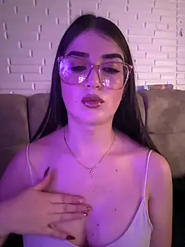 Snapshot of moon0626 chatting on April 13, 2026, 2:33 pm moon0626 online show from April 13, 2026, 2:33 pm