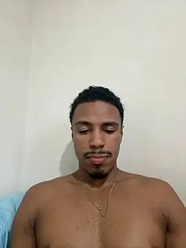 LorenzoBlack27 online show from June 19, 2026, 7:39 pm