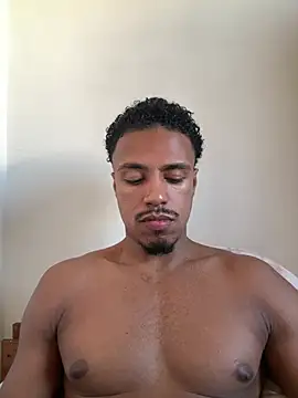 LorenzoBlack27 online show from June 26, 2026, 8:24 pm