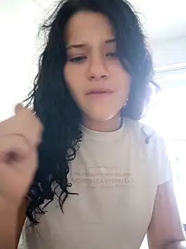 mmelit4 online show from February 8, 2026, 5:05 pm