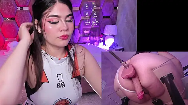 Snapshot of IsabellaBlow chatting on May 15, 2026, 1:51 pm IsabellaBlow online show from May 15, 2026, 1:51 pm