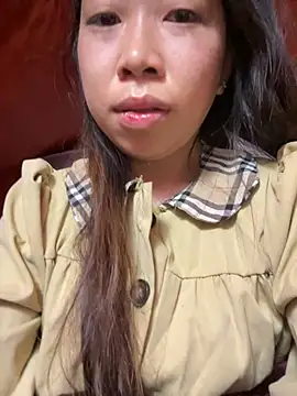 Snapshot of Mayly_lucky2 chatting on April 19, 2026, 8:33 pm Mayly lucky2 online show from April 19, 2026, 8:33 pm