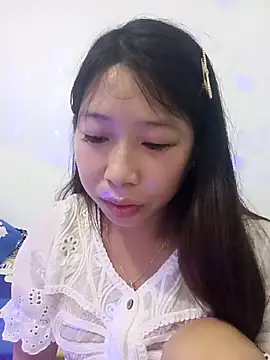 Snapshot of Mayly_lucky2 chatting on April 24, 2026, 1:24 pm Mayly lucky2 online show from April 24, 2026, 1:24 pm