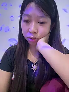 Snapshot of Mayly_lucky2 chatting on April 27, 2026, 11:25 pm Mayly lucky2 online show from April 27, 2026, 11:25 pm