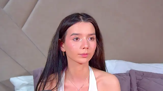 VanessaVienne online show from March 10, 2026, 4:34 pm