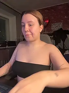 AnnaSeint online show from February 13, 2026, 6:37 pm