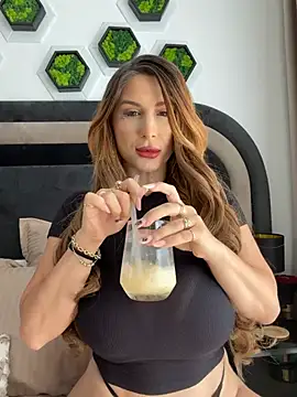 LucyBridgette online show from July 10, 2026, 1:14 pm