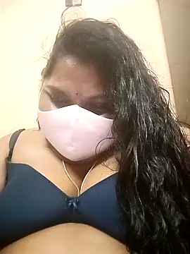 Snapshot of misammahyd chatting on February 2, 2026, 8:29 pm misammahyd online show from February 2, 2026, 8:29 pm