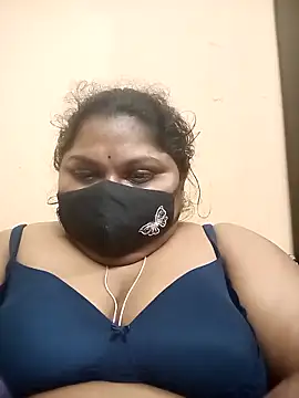 Snapshot of misammahyd chatting on February 4, 2026, 1:33 am misammahyd online show from February 4, 2026, 1:33 am