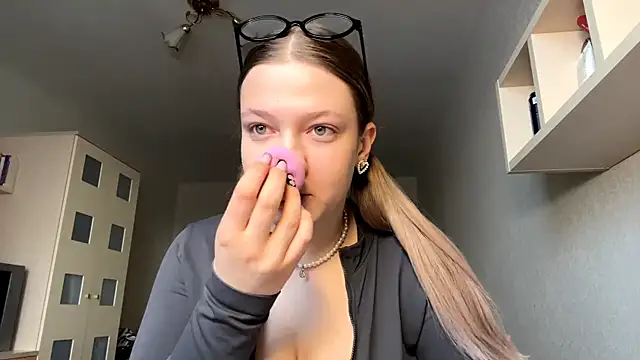 JammieMickiewicz online show from March 6, 2026, 6:10 am