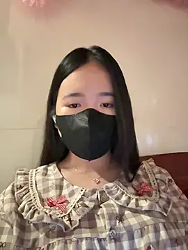 Gwen879 online show from February 27, 2026, 12:32 am