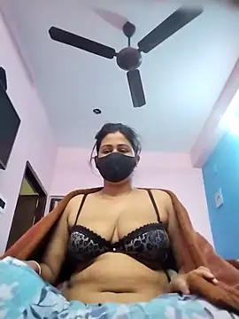 pinkihot23 online show from February 14, 2026, 8:22 am