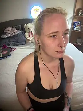 Snapshot of PurpleHazexx chatting on March 4, 2026, 11:38 am PurpleHazexx online show from March 4, 2026, 11:38 am